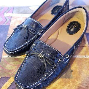 Clarks Artisan Women's Size 6.5 Black Flat Shoes - - Pre-owned